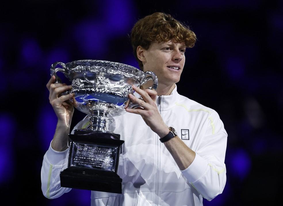 Jannik Sinner vence Zverev e é bicampeão do Australian Open