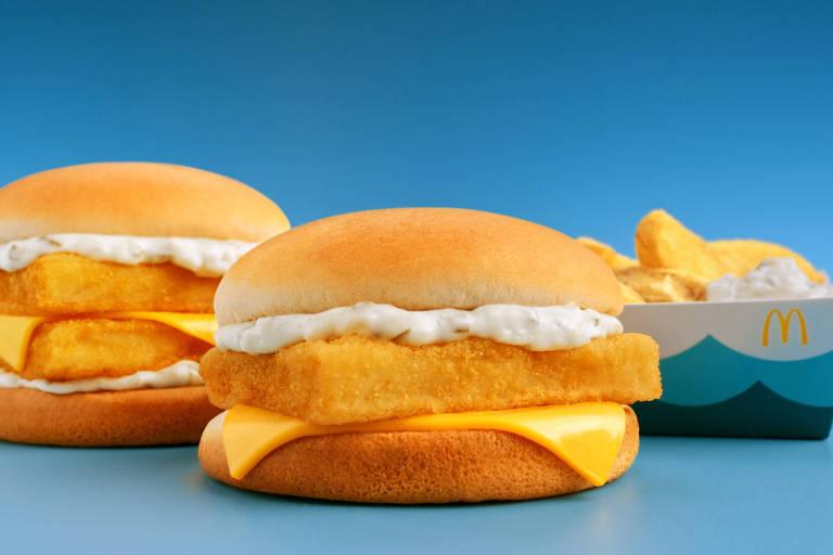 Sanduíches de frango empanado com batatas fritas do McDonald's