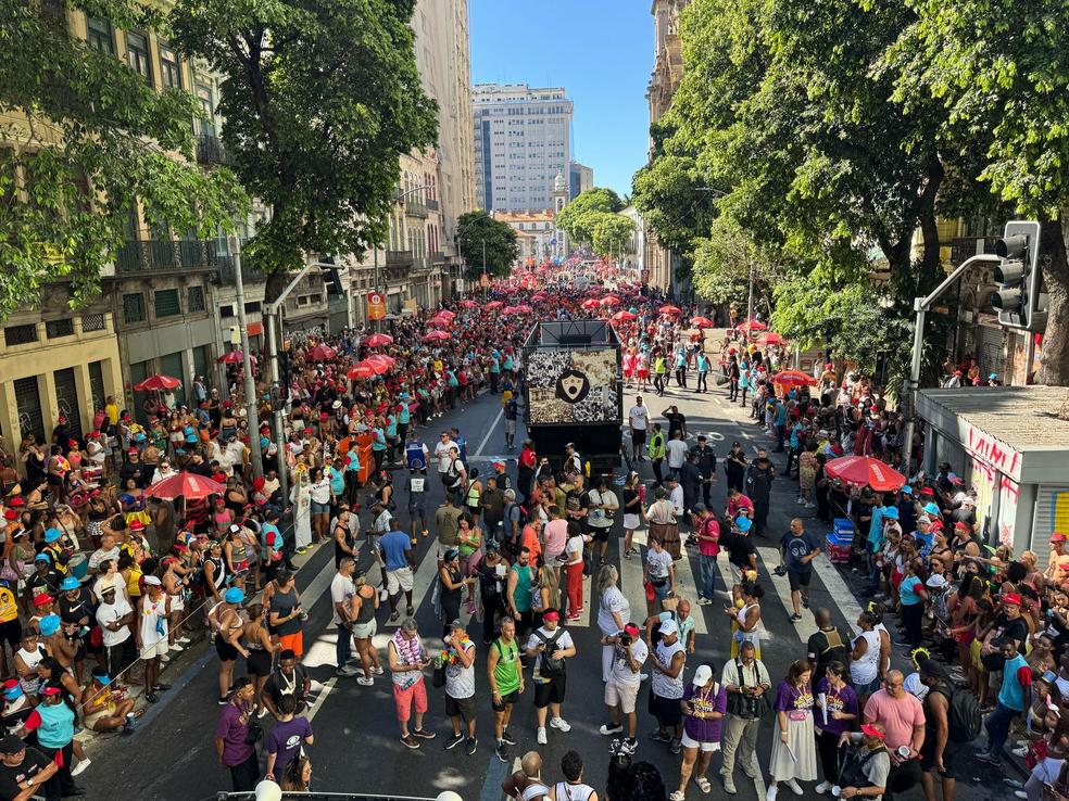 Cordão da Bola Preta leva foliões para o Centro do Rio neste sábado (1°) de carnaval