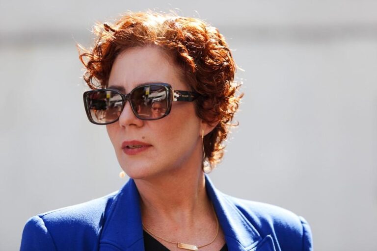 STF adia julgamento de Carla Zambelli após pedido de vista