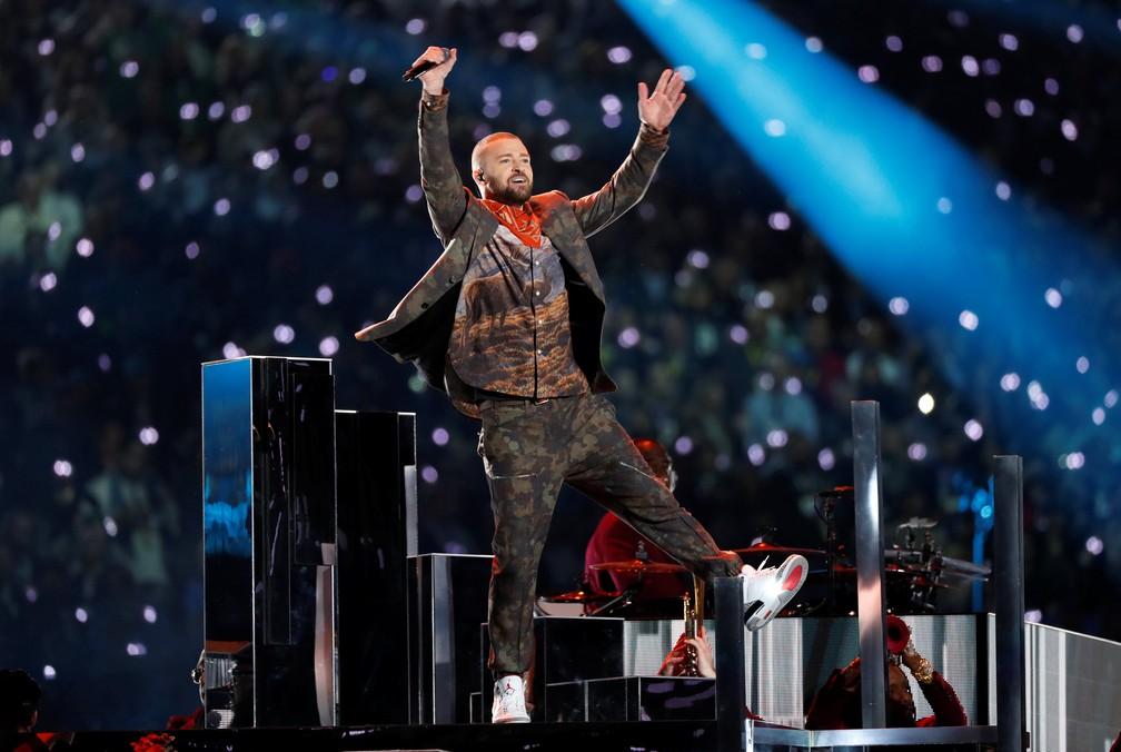 Justin Timberlake durante show do intervalo no Super Bowl
