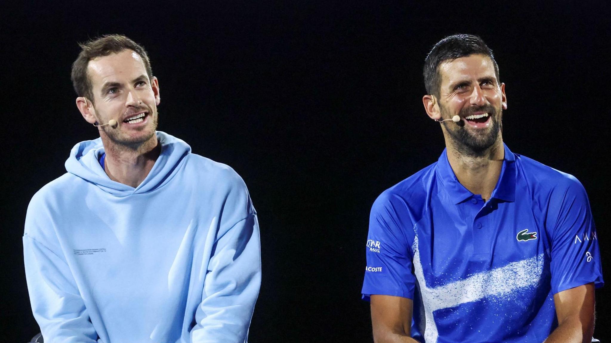 Andy Murray e Novak Djokovic durante um jogo de exibição no Australian Open em janeiro de 2025