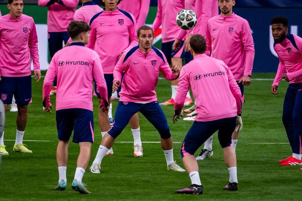 Atlético de Madrid em treino antes da partida contra o Real Madrid