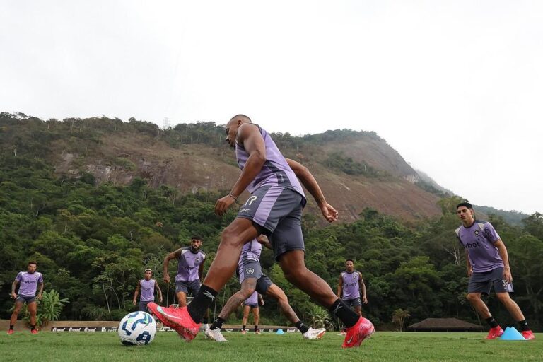 Botafogo e Cruzeiro se Enfrentam em Jogo-Treino sob Comando de Renato Paiva
