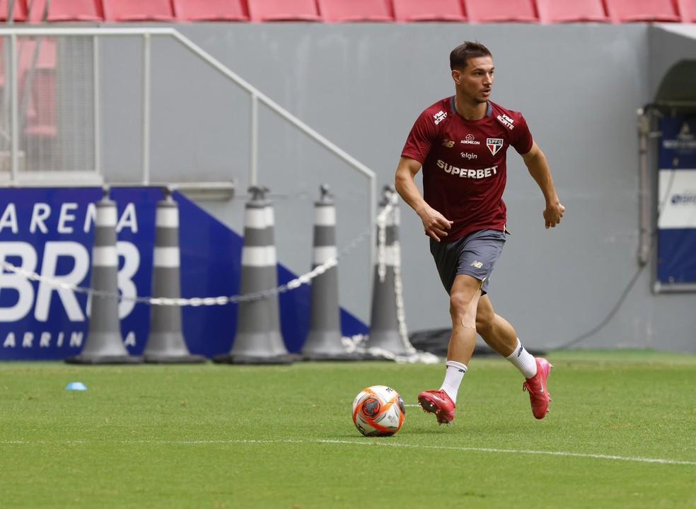 Cédric participa de atividade do São Paulo em Brasília