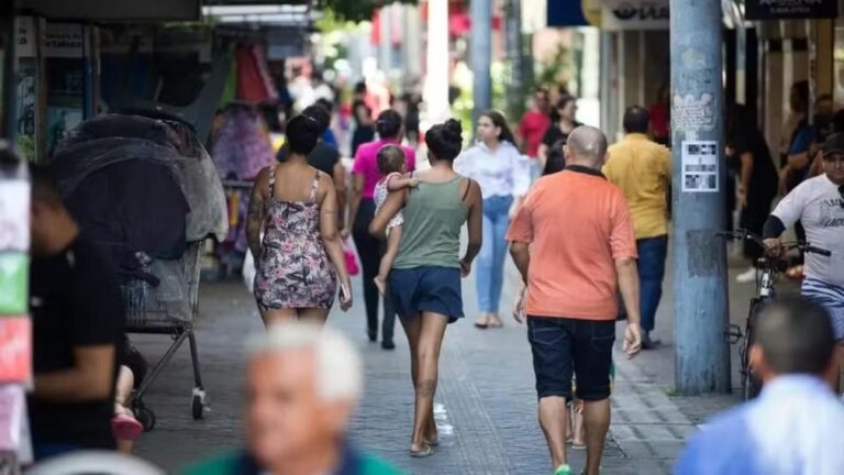 Feriado da Data Magna: O que abre e fecha em Fortaleza