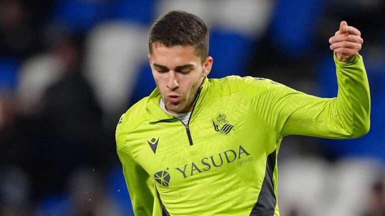 Arsen Zakharyan, estrela da Real Sociedad, perde duelo contra o Manchester United por problemas de visto