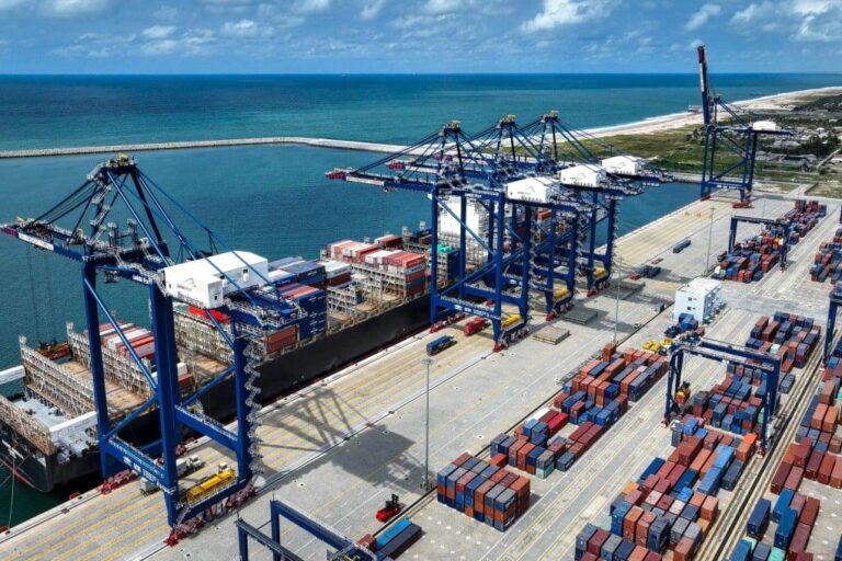 Nigéria busca investimentos chineses em meio a crescimento no setor de petróleo e gás