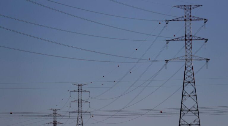 Calor e Falta de Chuva Levam à Possibilidade de Tarifa Adicional na Conta de Luz em Maio