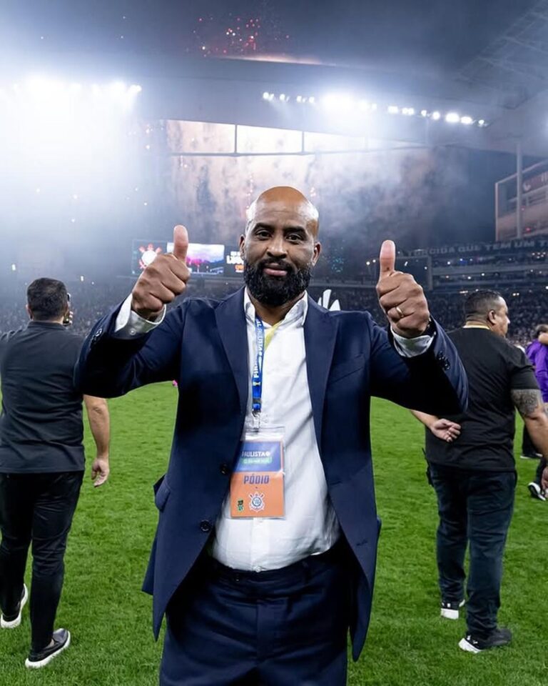 Corinthians: Direção admite necessidade de vendas e destaca sucesso do elenco