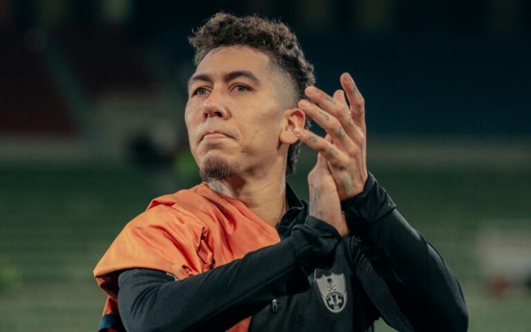 Roberto Firmino encaminha saída do Al-Ahli após ser cortado do Saudita
