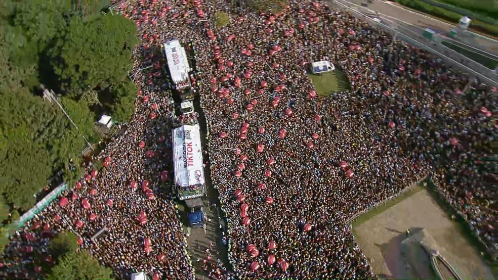 Formigueiro no Ibirapuera: bloco Agrada Gregos