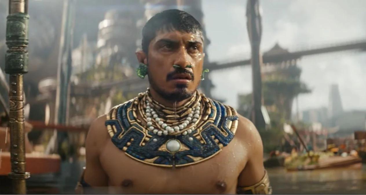 Tenoch Huerta como Namor em Black Panther