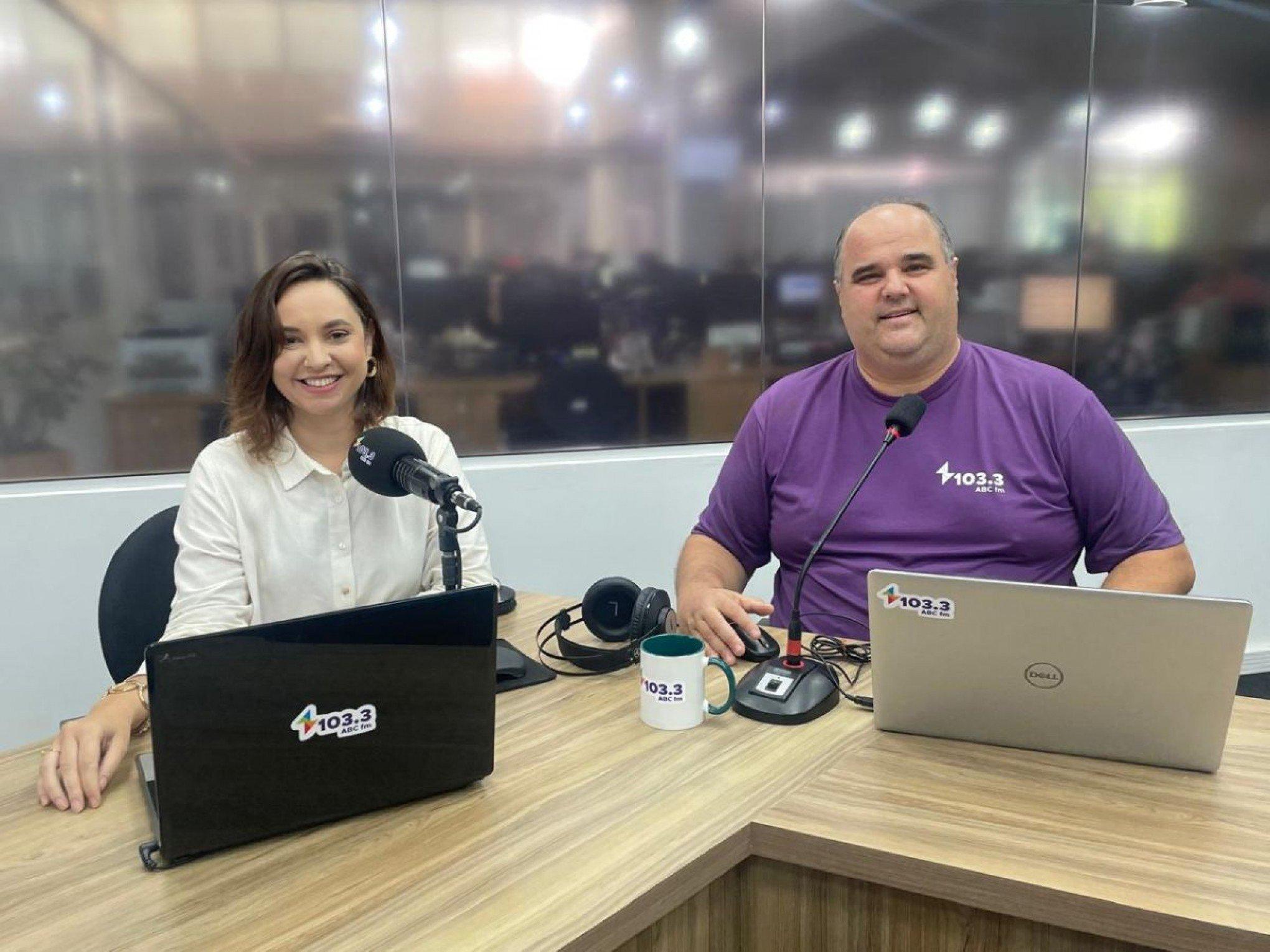 Programa Tá na Hora com Martin Behrend e Jeania Romani