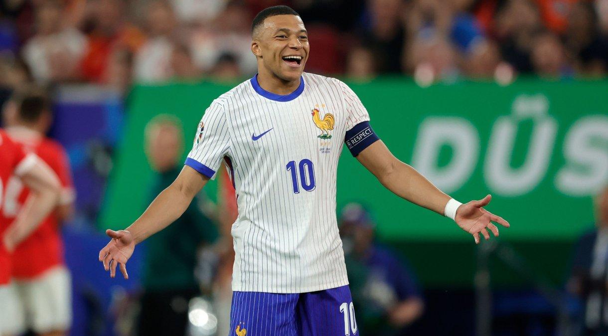 Mbappé comemorou retorno para a seleção da França.