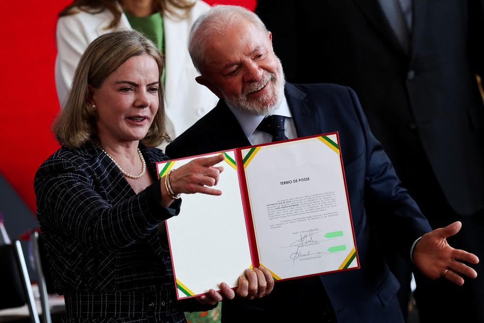 Lula dá posse a Gleisi na articulação política nesta segunda-feira (10)