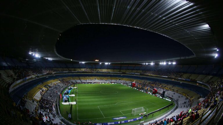 Chivas e Cruz Azul: Confronto Decisivo na Liga MX com Torcedores Presenciais