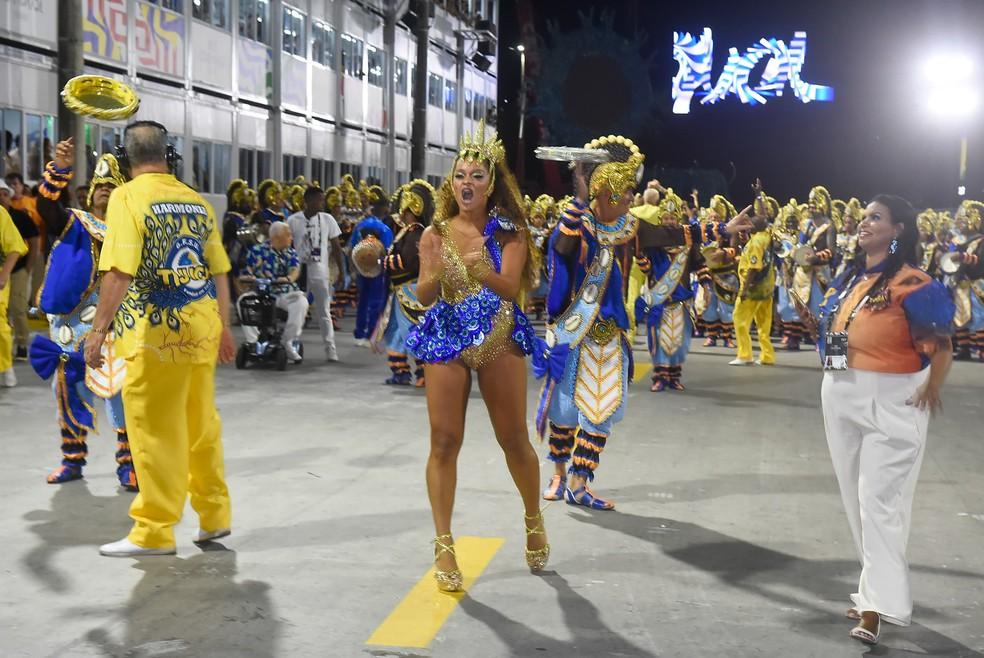 Juliana Alves desfila com a Unidos da Tijuca
