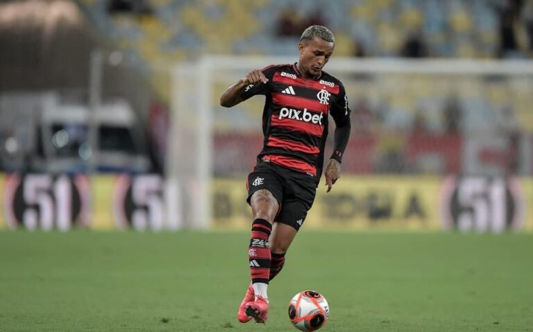 Flamengo deve se preparar para a saída de Wesley França, afirma diretor