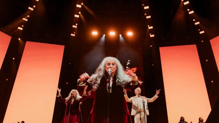 Maria Bethânia se Irrita e Faz Críticas Duríssimas Durante Show no Rio