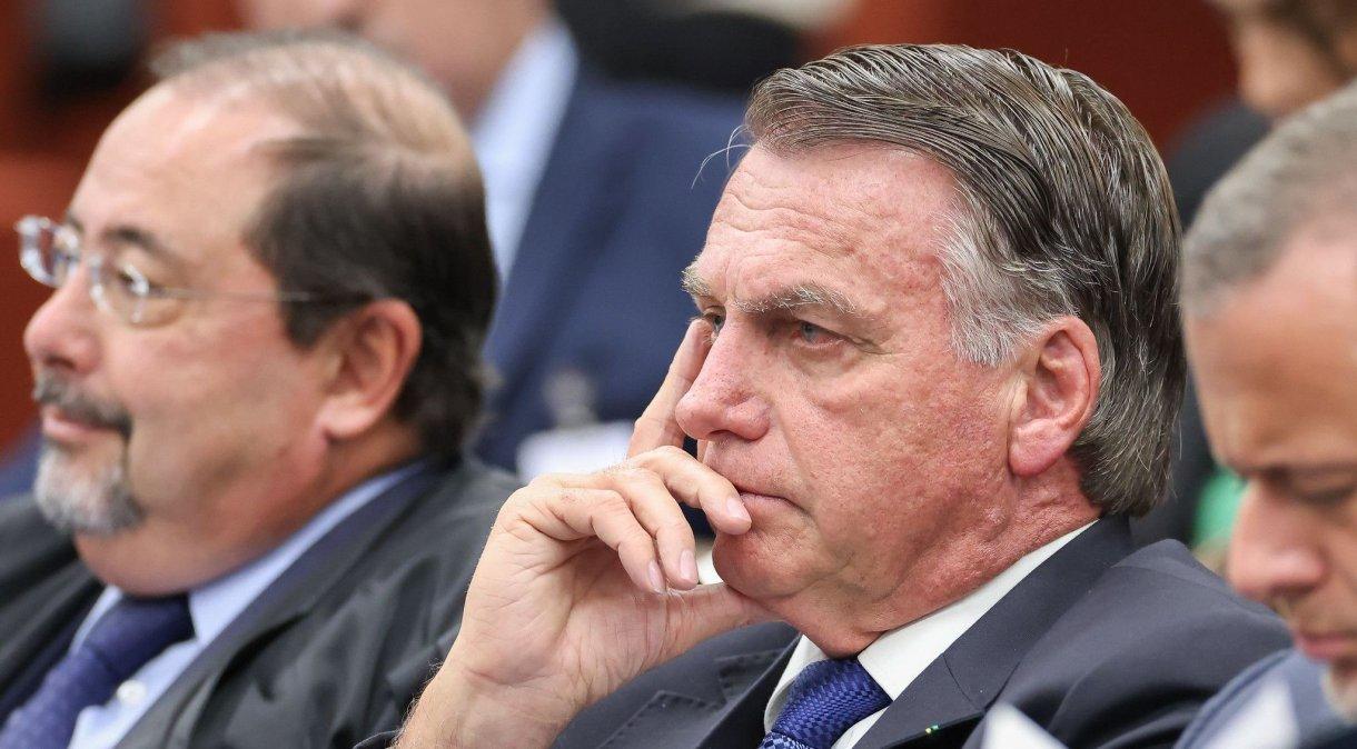 PGR pediu o arquivamento do caso contra Bolsonaro sobre vacinas.