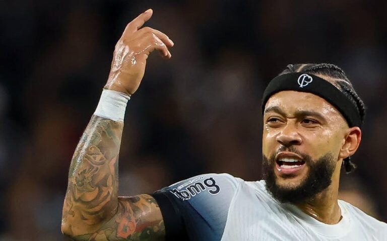 Memphis Depay Elogia o Alto Nível do Futebol Brasileiro