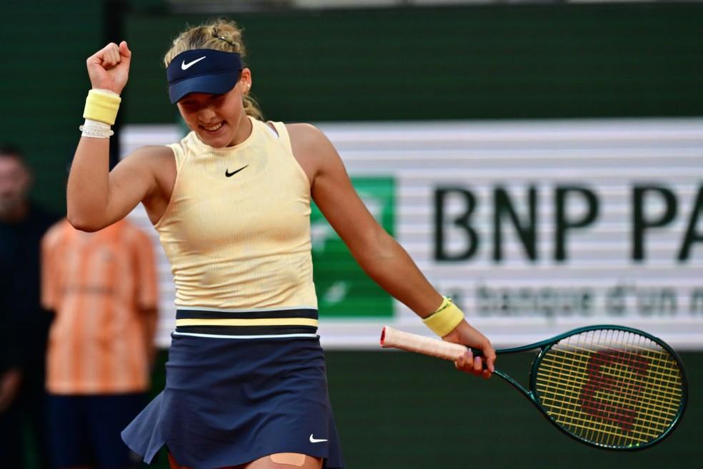 Mirra Andreeva comemora match point contra Sabalenka