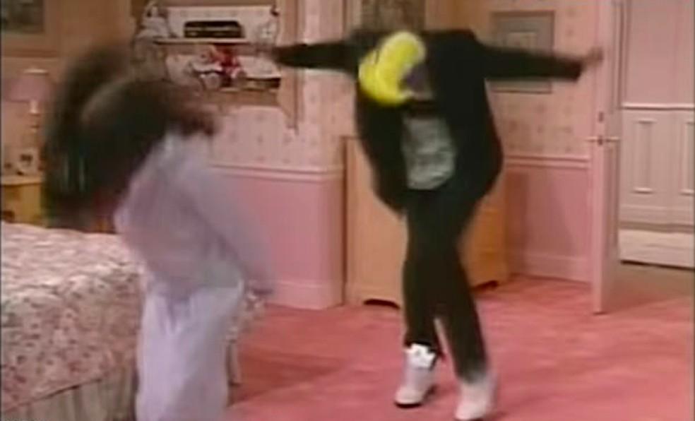 Will Smith e Tatyana Ali fazendo a célebre dancinha de 'Um Maluco no Pedaço'.