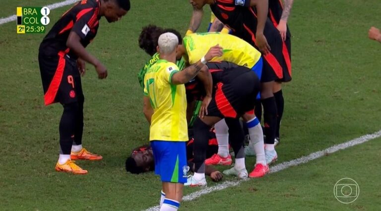 Choque entre Alisson e Davinson Sánchez causa preocupação durante Brasil x Colômbia