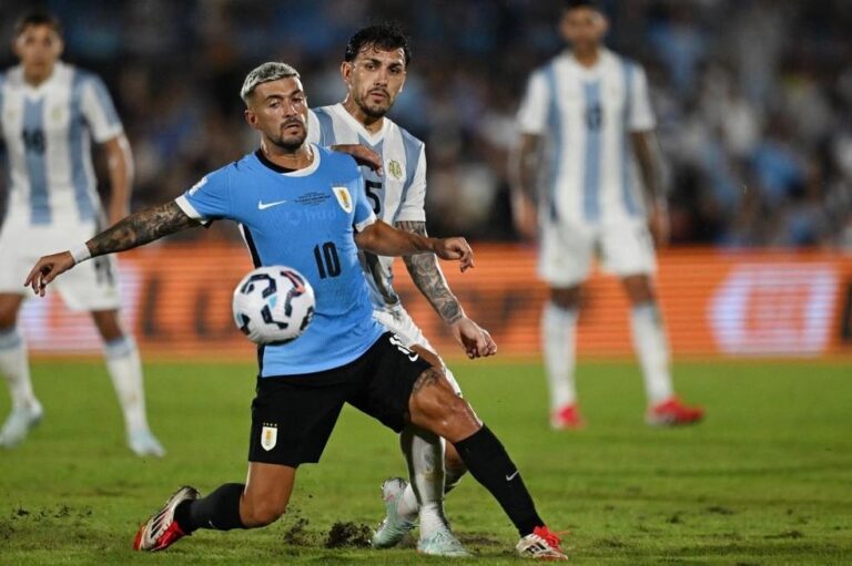 Arrascaeta é Substituído em Jogo do Uruguai e Preocupa Torcedores do Flamengo