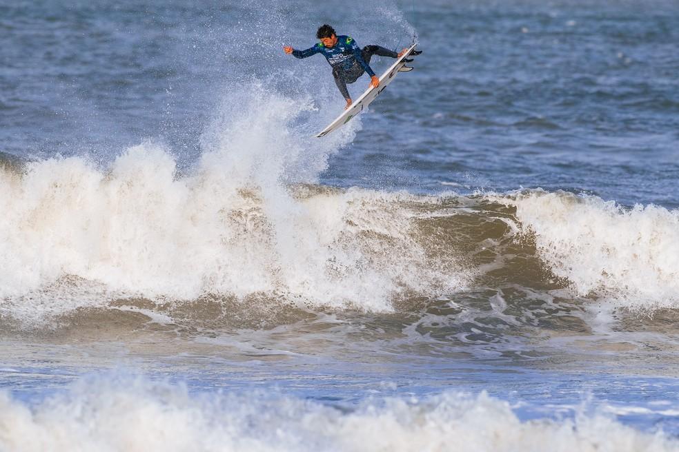 Yago Dora na etapa de Peniche da WSL 2025