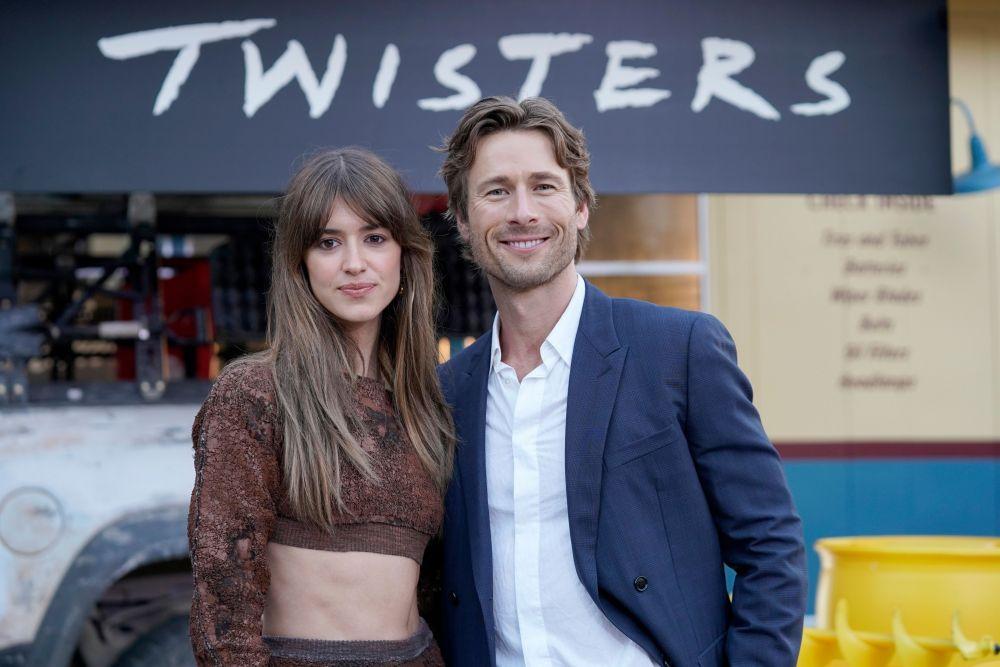 Daisy Edgar-Jones e Glen Powell no CTAOP Block Party