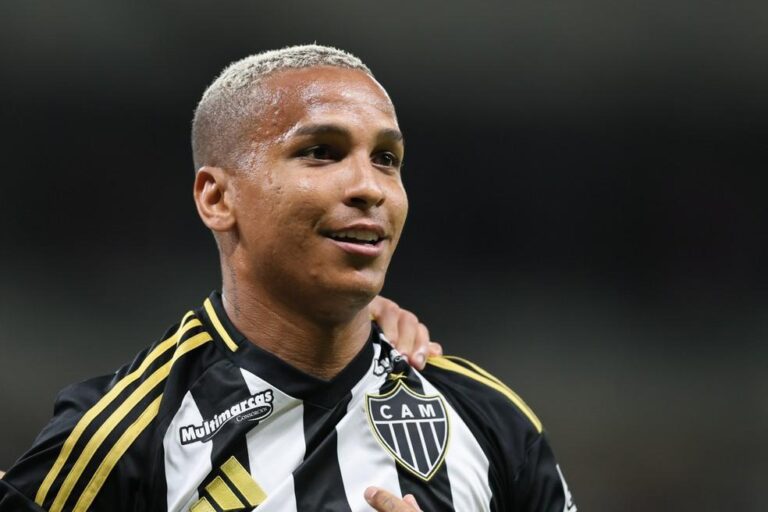 Fortaleza acerta contratação de Deyverson e jogador assina até 2027