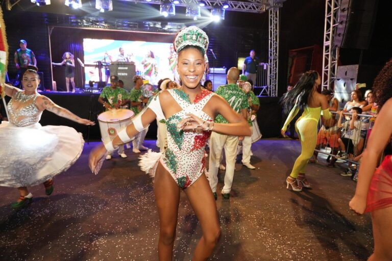 Veranistas Aproveitam Churrasco e Calor no Carnaval do Litoral Norte do Brasil