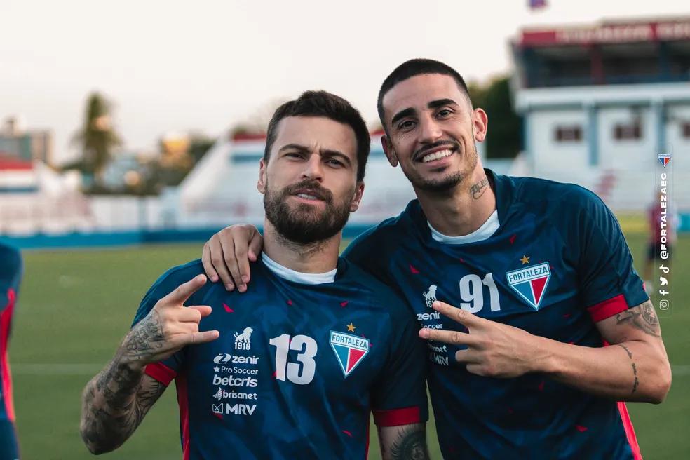 Thiago Galhardo e Lucas Lima