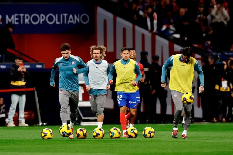 Atlético de Madrid e Barcelona se enfrentam em duelo decisivo pela LaLiga