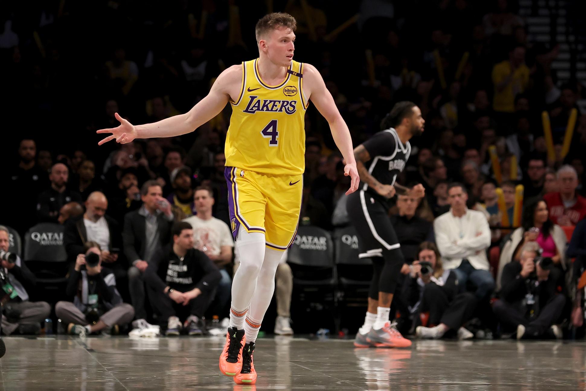 Dalton Knecht e sua impressionante performance durante a partida
