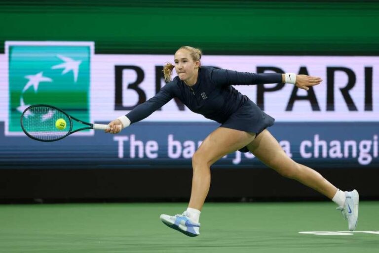 Mirra Andreeva domina Rybakina e avança às quartas de final em Indian Wells