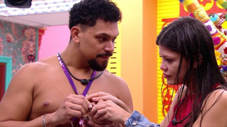 Vinícius se manifeste sobre o comportamento de Eva após seu retorno e a chegada de Renata