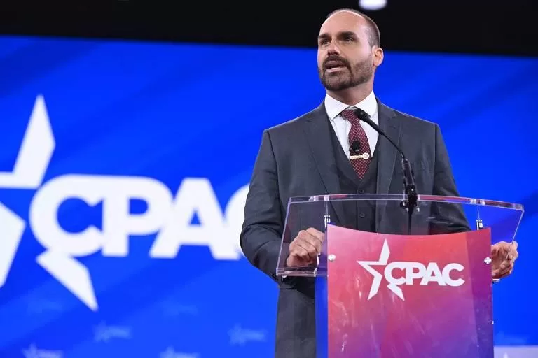 Eduardo Bolsonaro Considera Asilo nos EUA e Critica Alexandre de Moraes