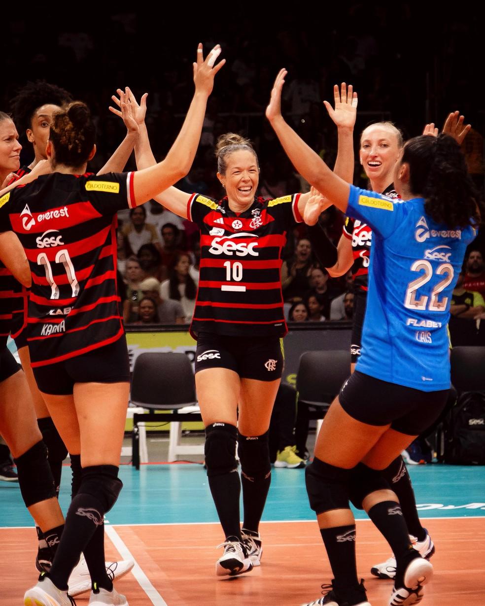 Sesc-Flamengo comemora ponto contra Paulistano Barueri no returno da Superliga