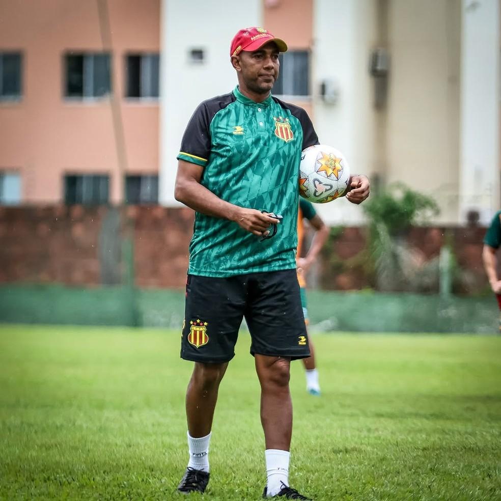 Arlindo Maracanã técnico do Sampaio Corrêa