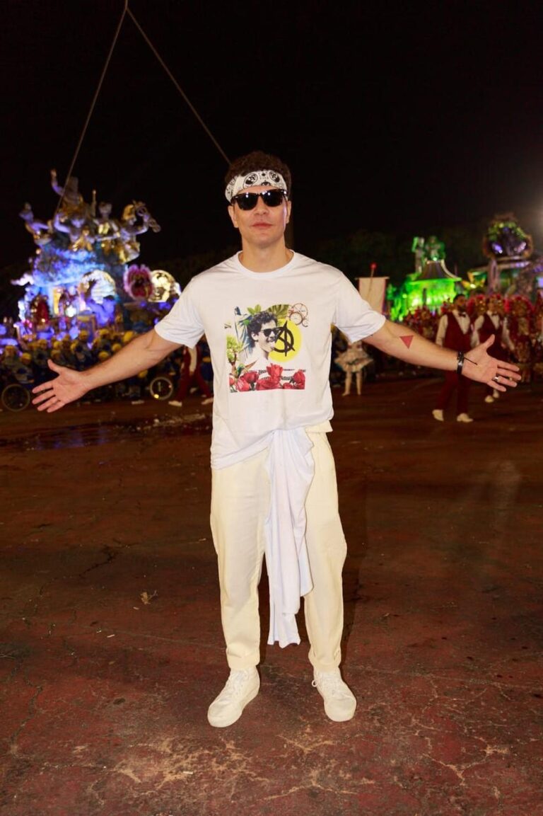 Daniel de Oliveira Homenageia Cazuza no Carnaval de São Paulo