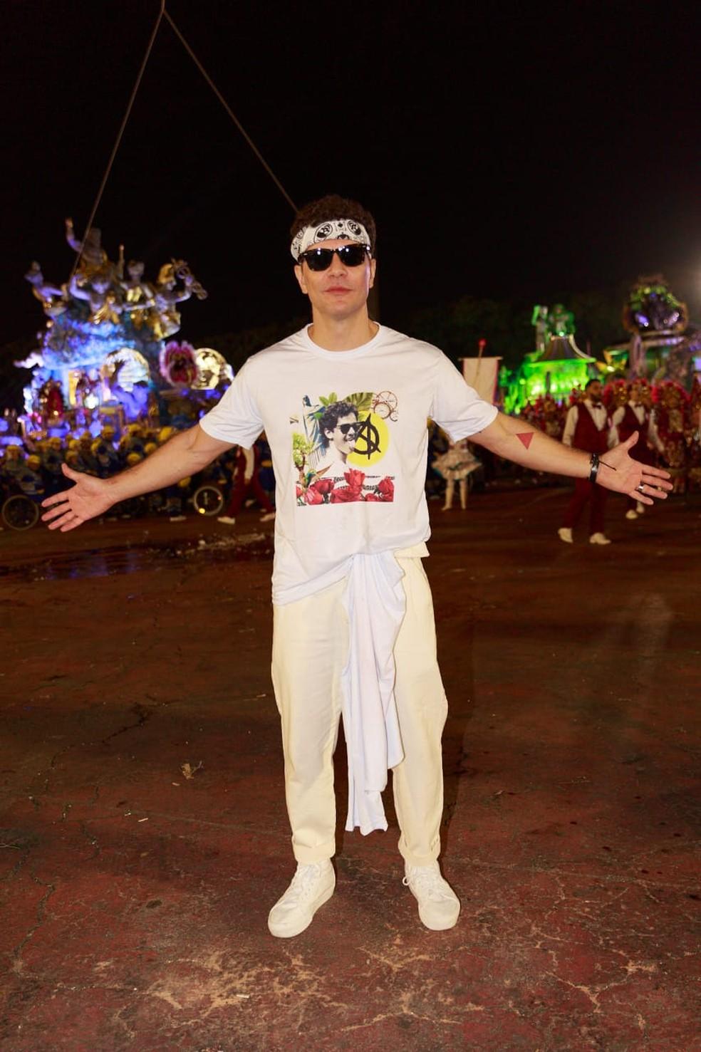 Daniel de Oliveira como Cazuza no Carnaval de São Paulo