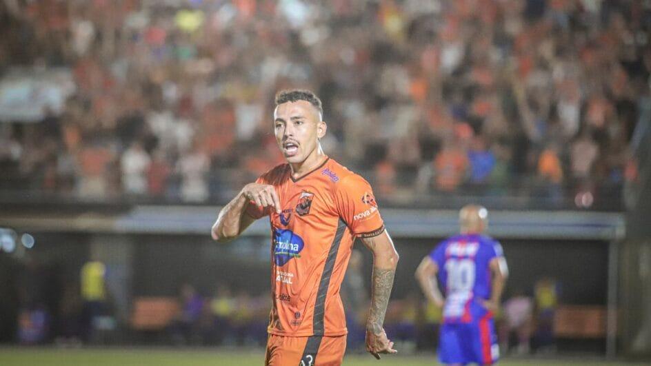 Meia De Paula abriu o placar