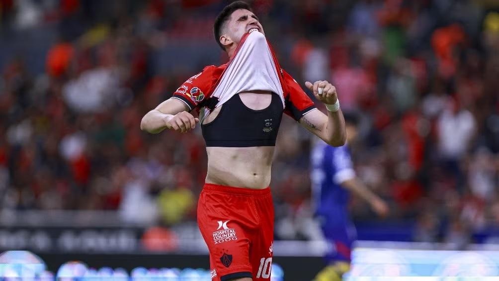 Gustavo Del Prete sofreu um esguince de joelho