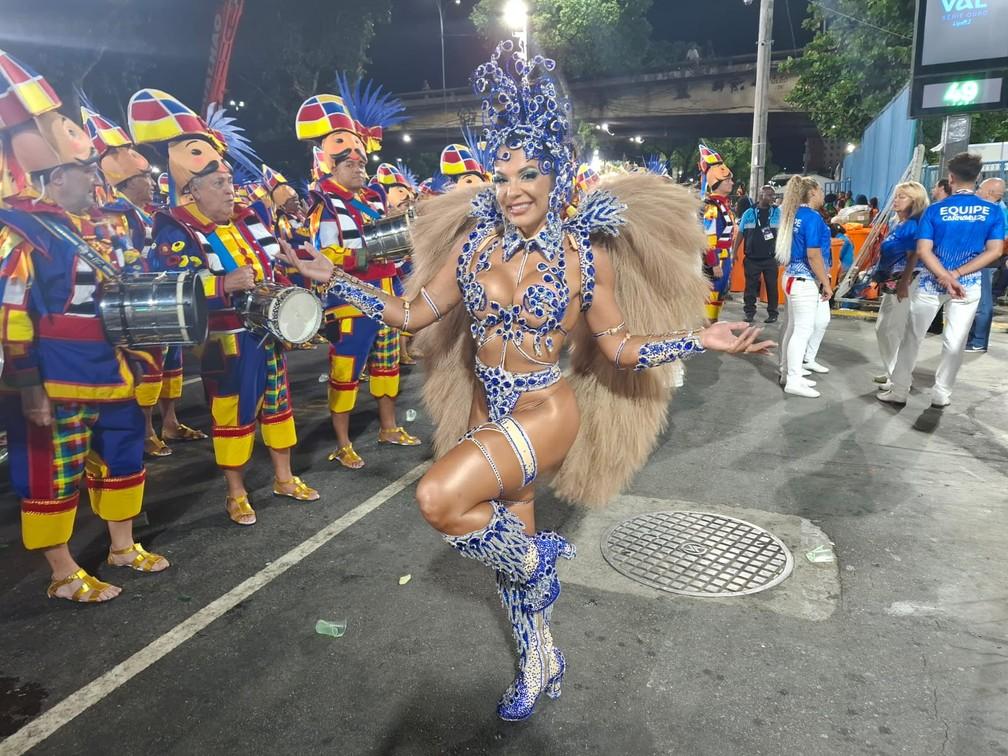 Monique Rizetto, rainha de Niterói