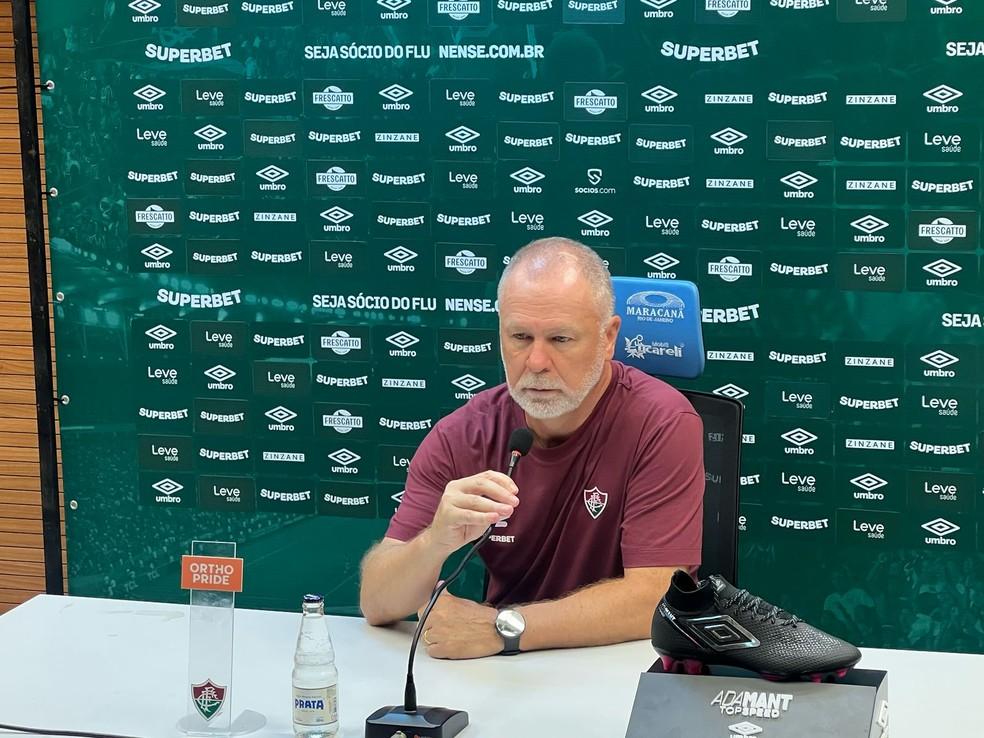 Mano Menezes em coletiva de imprensa após vitória sobre o Volta Redonda