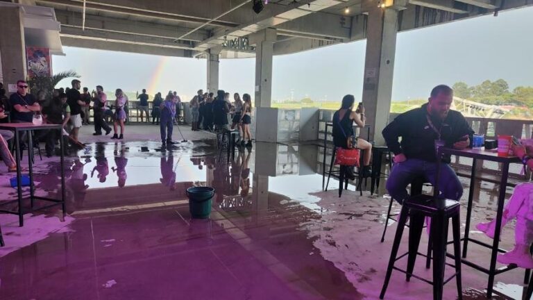 Chuva assustadora no Lollapalooza 2025: veja os detalhes do primeiro dia do festival