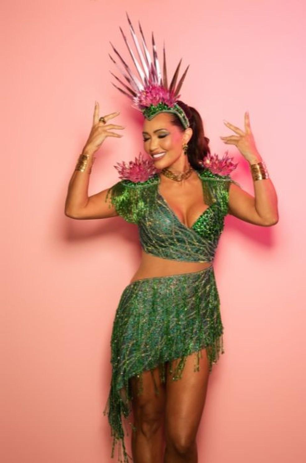Karinah entrega detalhes de fantasia de Carnaval com mais de 80 mil cristais